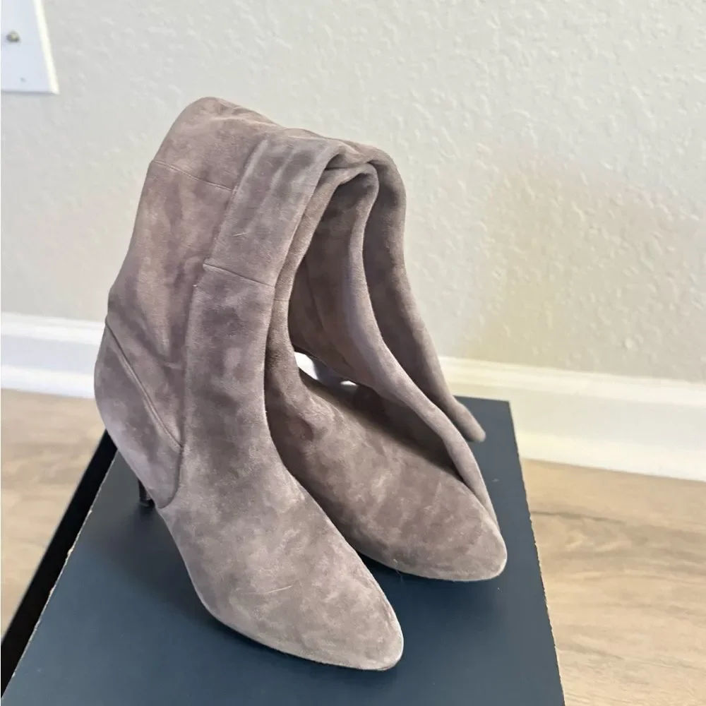 Cole Haan sculpted knee
